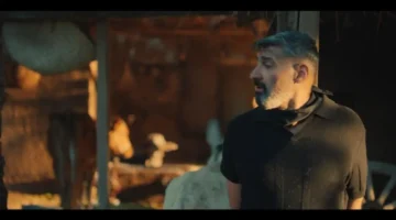 آيتن عامر تلاحق ياسر جلال بعد اختطافه في كلهم بيحبوا مودي